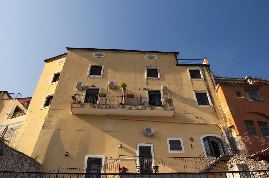 Residence Zelzar Vietri Bagian luar foto