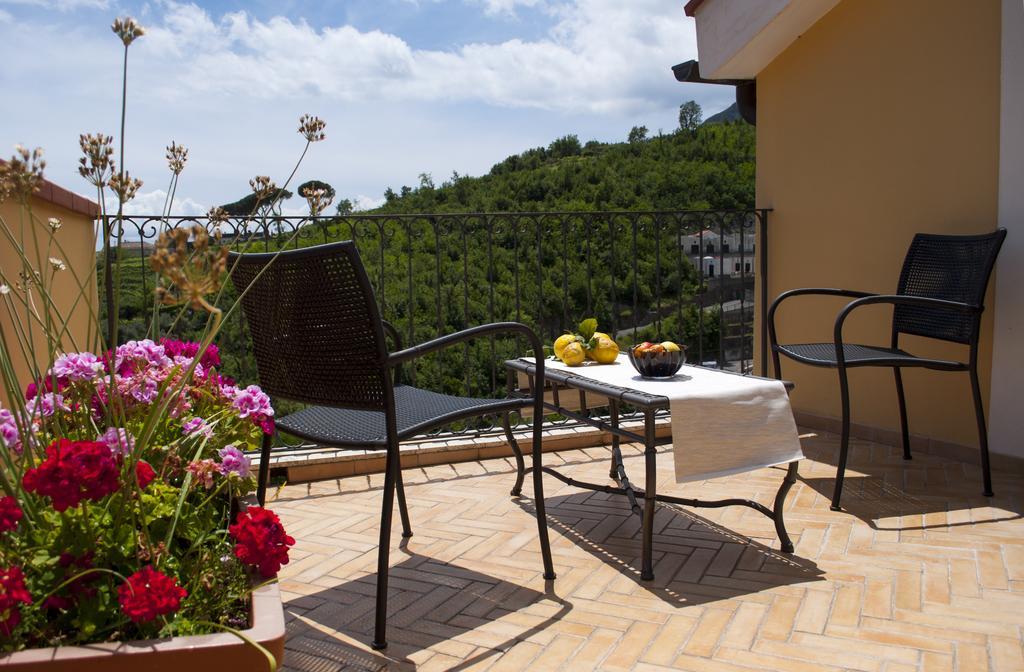 Residence Zelzar Vietri Bagian luar foto